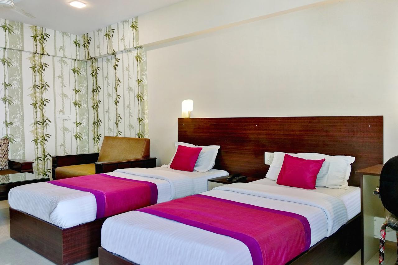 Oyo 11683 Hotel Ymca Bangalore Esterno foto