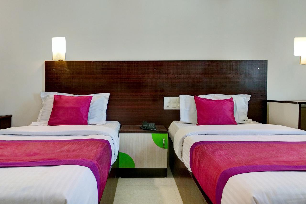 Oyo 11683 Hotel Ymca Bangalore Esterno foto